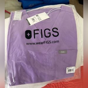 Size small Catarina scrub top. Figs. Lilac dawn